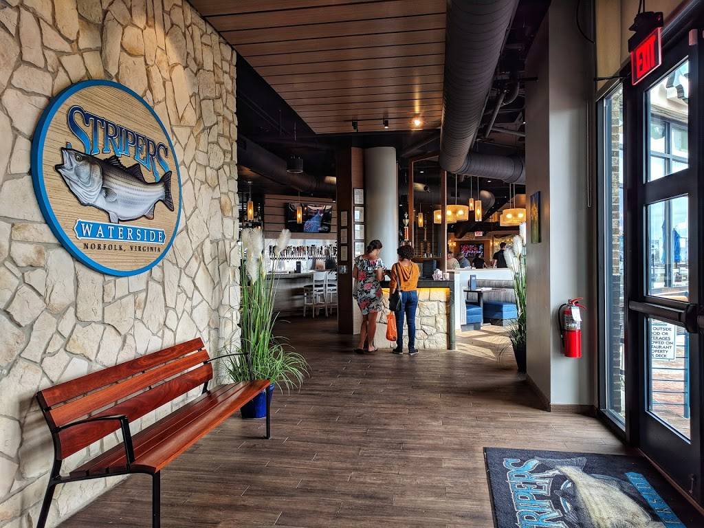 Stripers Waterside | restaurant | 333 Waterside Dr, Norfolk, VA 23510, USA | 7578374100 OR +1 757-837-4100