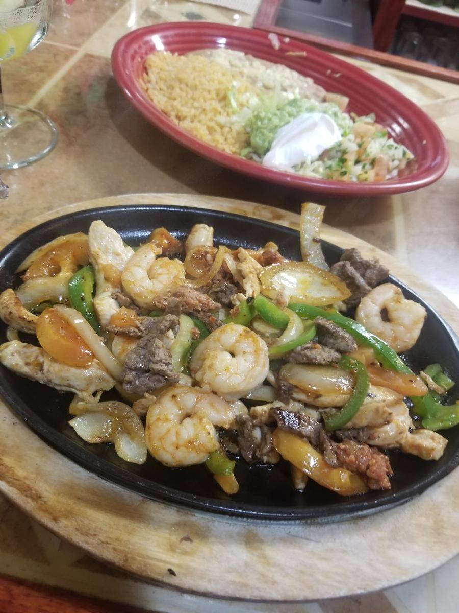 El Mariachis | restaurant | 2441, 1260 S Main St, Bryan, OH 43506, USA | 4196366500 OR +1 419-636-6500