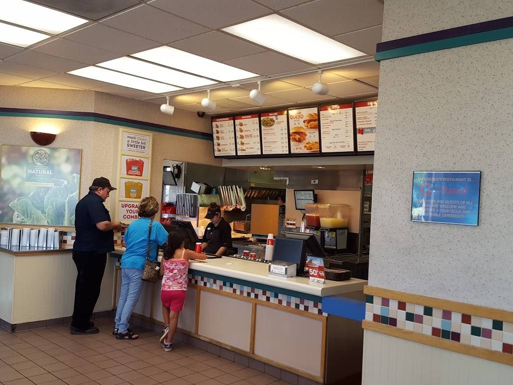 Wendys | restaurant | 2620 Hilltop Dr, Redding, CA 96002, USA | 5302217373 OR +1 530-221-7373