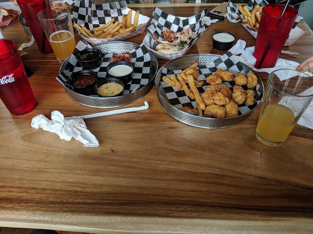 Bridge Side Pub | restaurant | 1005 E 2nd St, Muscatine, IA 52761, USA | 5635545368 OR +1 563-554-5368