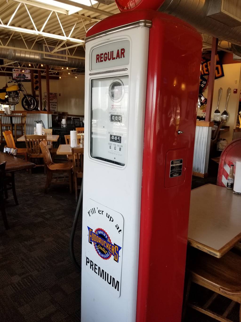 Fuddruckers | restaurant | 2120 Yale Blvd SE, Albuquerque, NM 87106, USA | 5052242841 OR +1 505-224-2841