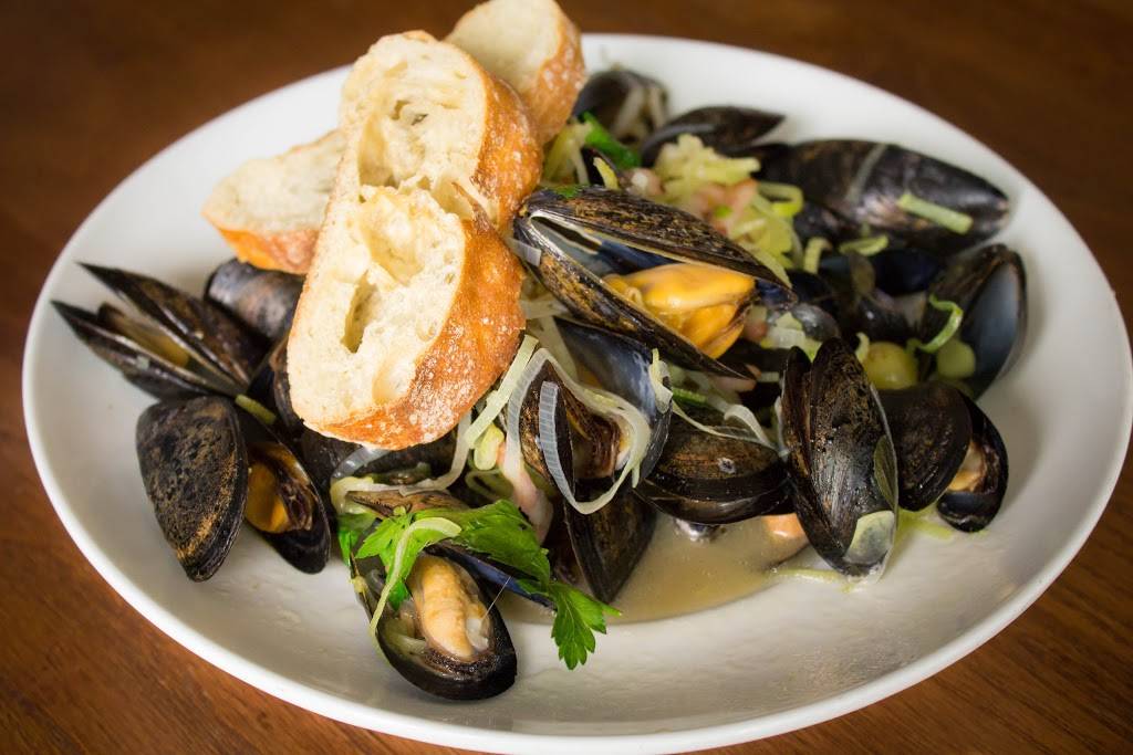 Town Hall | restaurant | 2340 Wisconsin Ave NW, Washington, DC 20007, USA | 2023335640 OR +1 202-333-5640