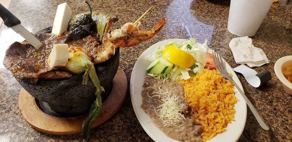 Birrieria Los Chivos de Oro | restaurant | 4221 Hemphill St, Fort Worth, TX 76115, USA | 8179272400 OR +1 817-927-2400