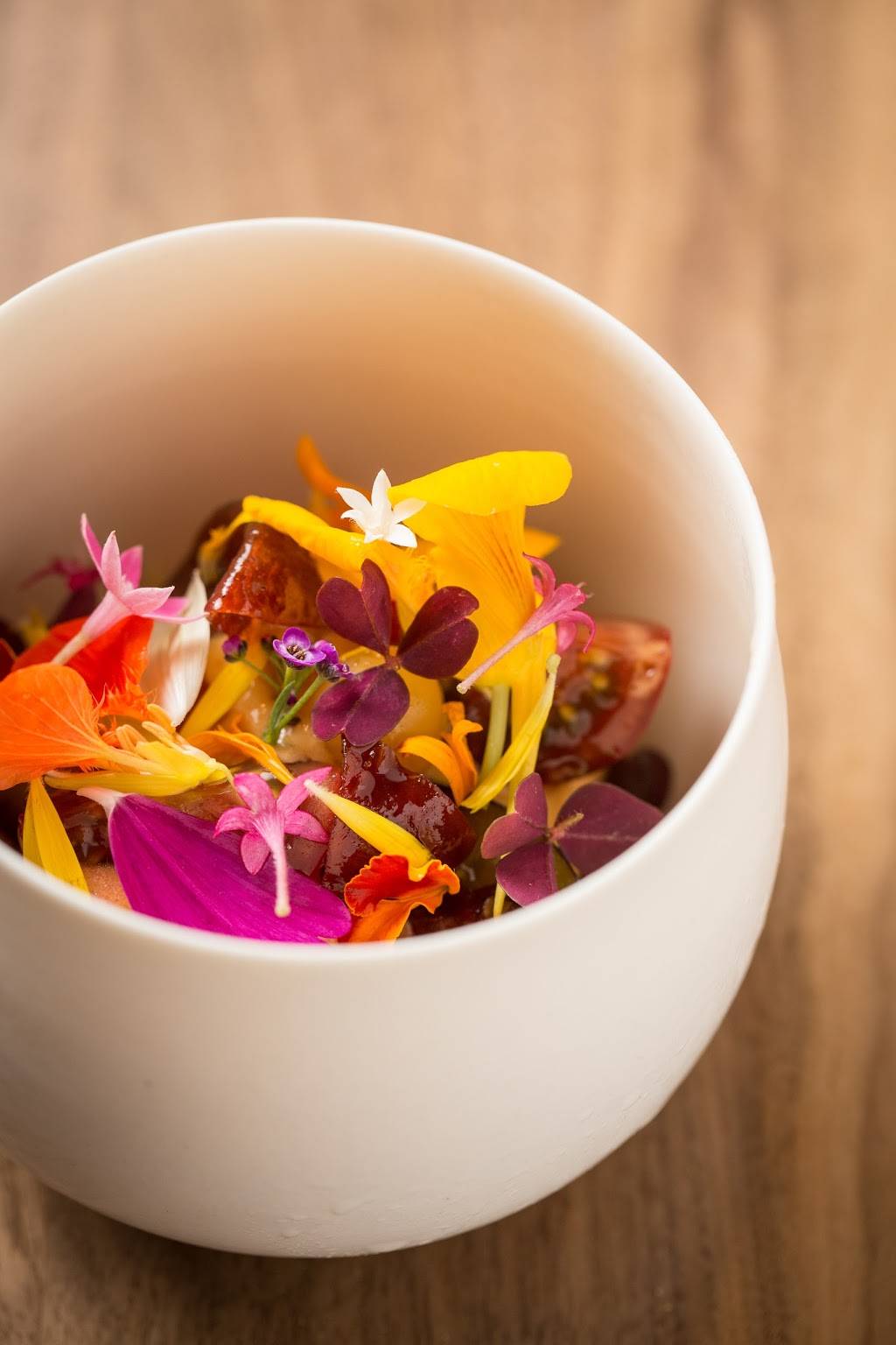 Smyth | restaurant | 177 N Ada St #101, Chicago, IL 60607, USA | 7739133773 OR +1 773-913-3773