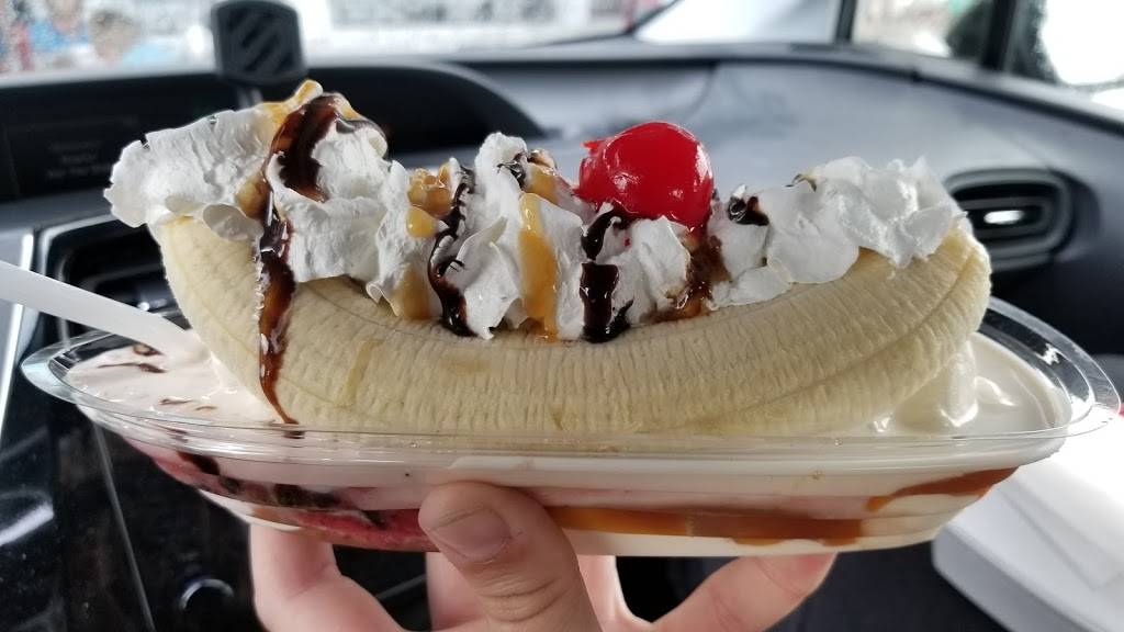 Snow White Drive in | restaurant | 1714 W Main St, Lebanon, TN 37087, USA | 6154434299 OR +1 615-443-4299