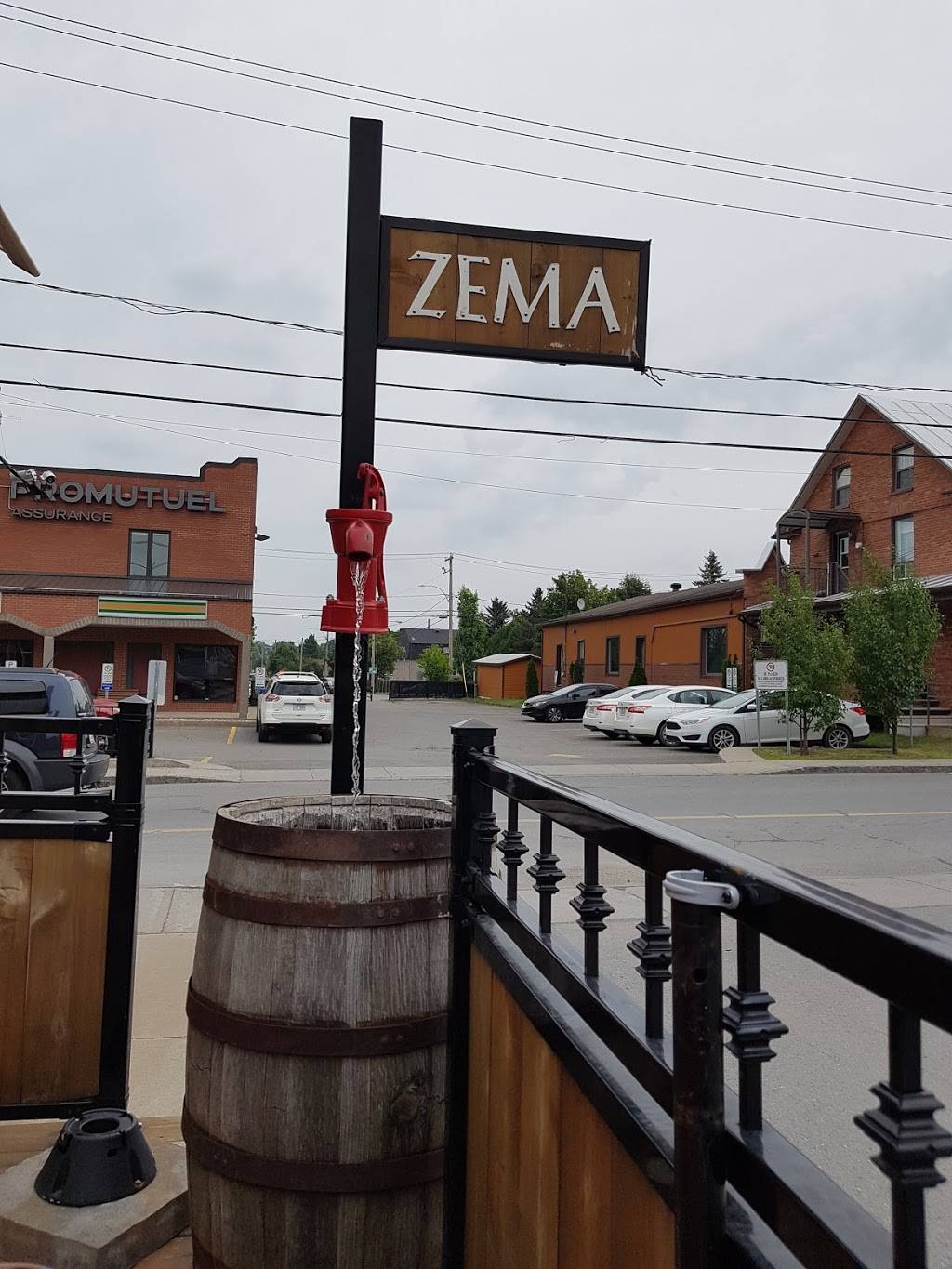 Valentine | restaurant | 6108 Boulevard Frontenac E, Thetford Mines, QC G6H 4J8, Canada | 4183353003 OR +1 418-335-3003