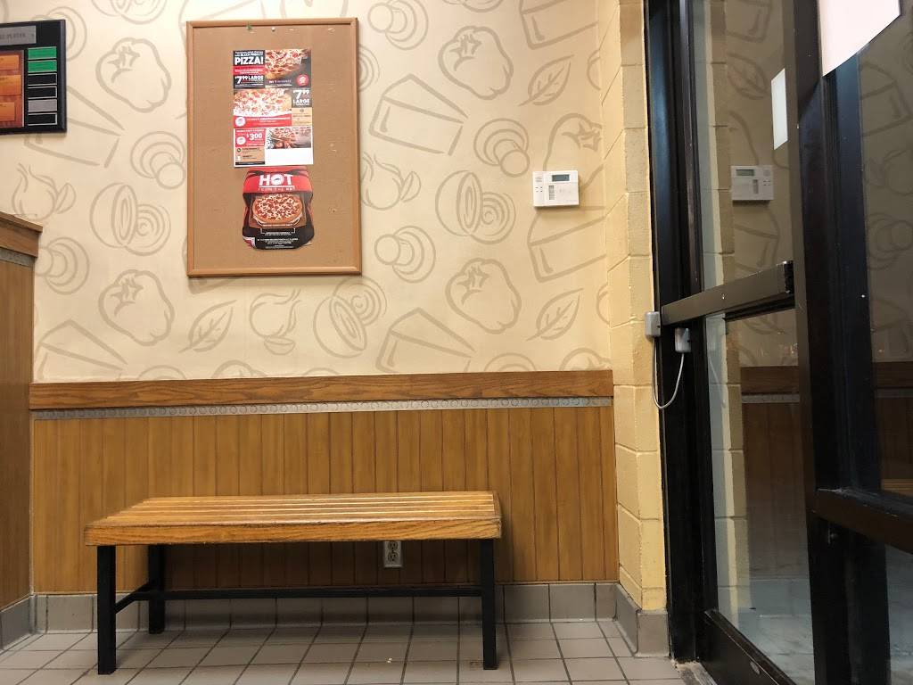 Pizza Hut | meal delivery | 9515 Blue Ridge Ext, Kansas City, MO 64134, USA | 8169662012 OR +1 816-966-2012