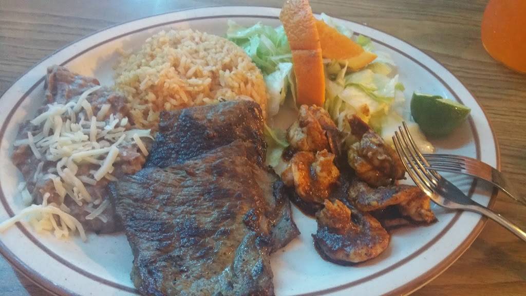 Mariscos Puerto Nuevo | restaurant | 6314, 1515, E First St, Santa Ana, CA 92701, USA | 9492058636 OR +1 949-205-8636