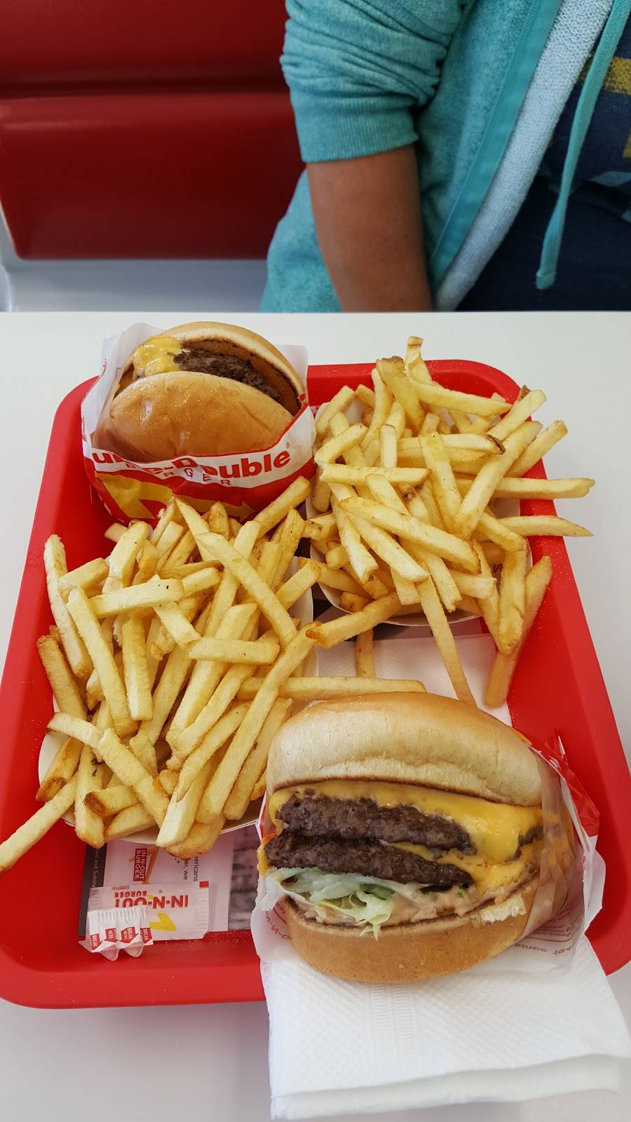 In-N-Out Burger | restaurant | 2835 W University Dr, Denton, TX 76201, USA | 8007861000 OR +1 800-786-1000