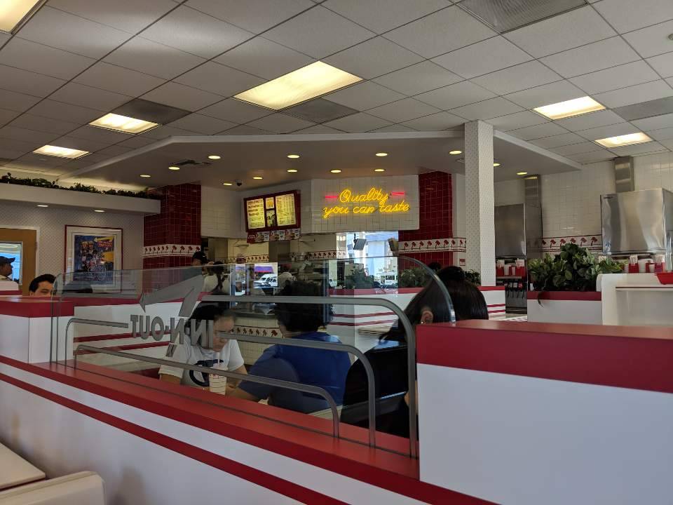 In-N-Out Burger | restaurant | 1180 S Harbor Blvd, Fullerton, CA 92832, USA | 8007861000 OR +1 800-786-1000