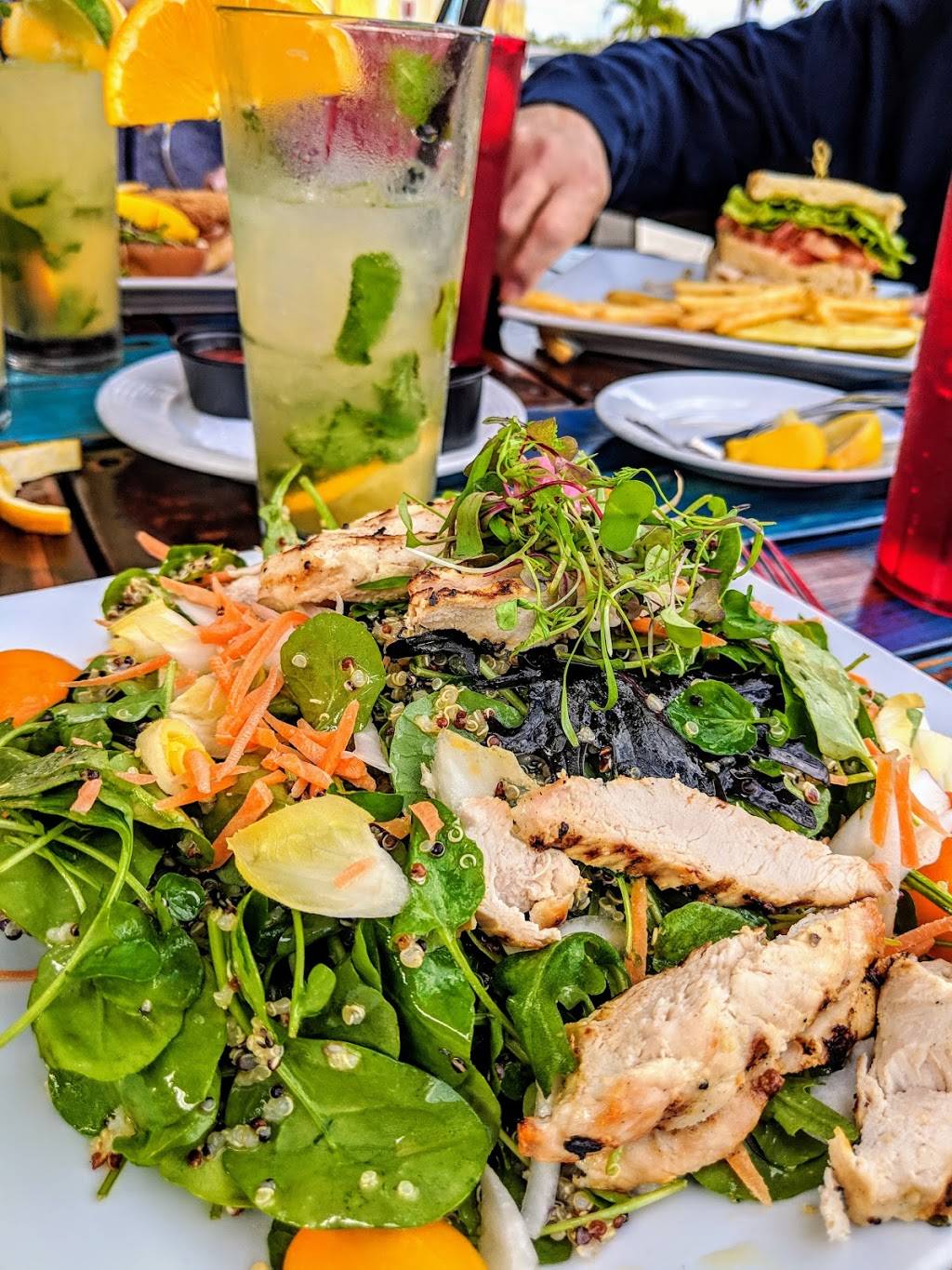 Cobbs Landing | restaurant | 4424, 200 N Indian River Dr, Fort Pierce, FL 34950, USA | 7724609014 OR +1 772-460-9014