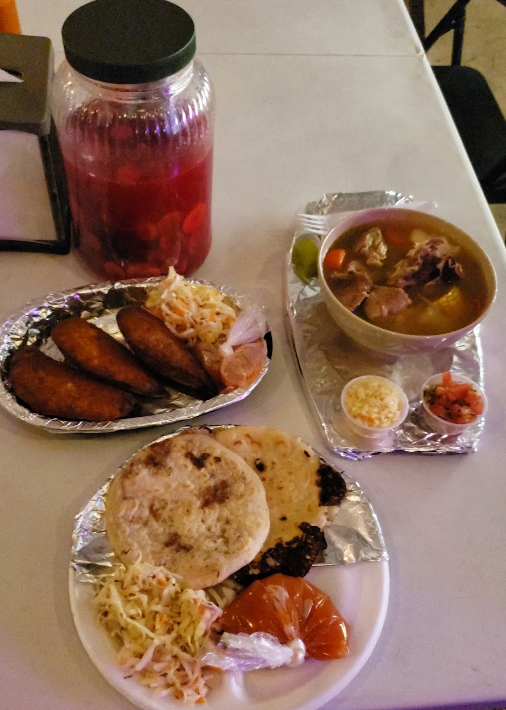 Pupusería El sabor Chalateco | restaurant | 1124 Airport Blvd, Austin, TX 78702, USA | 5125877737 OR +1 512-587-7737