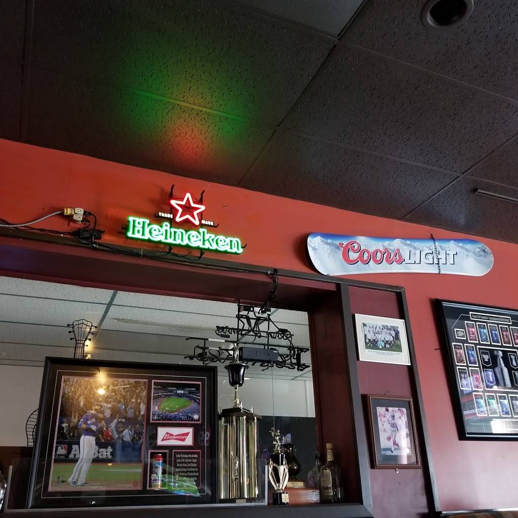 Wahoo Bar & Grill | restaurant | 39 Dundas St E, Trenton, ON K8V 1K6, Canada | 6133925551 OR +1 613-392-5551