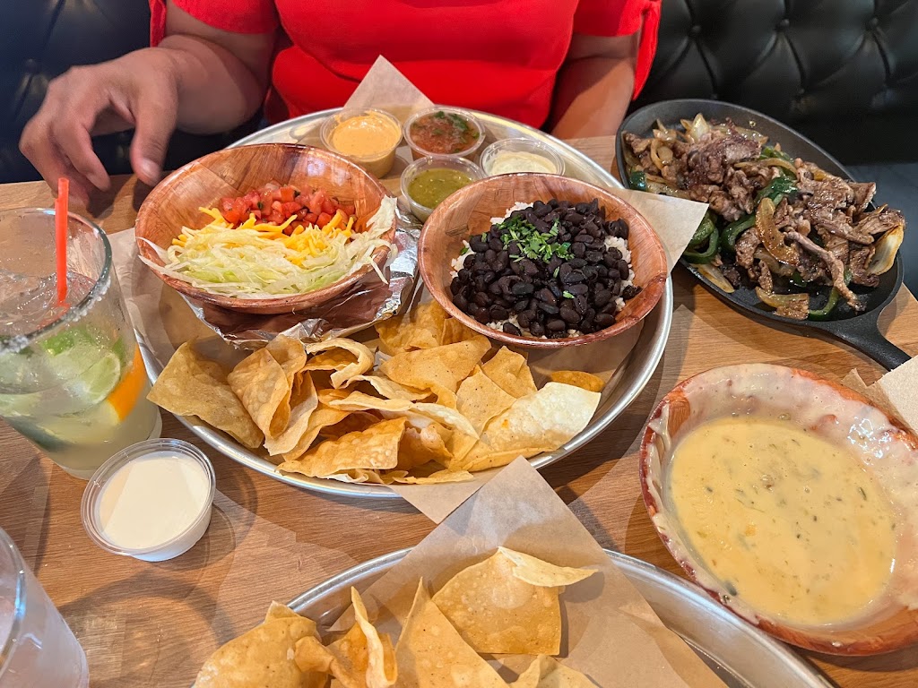 Fresh-Mex & Co. | restaurant | 10281 Mid Town Pkwy, Jacksonville, FL 32246, USA | 9045037875 OR +1 904-503-7875