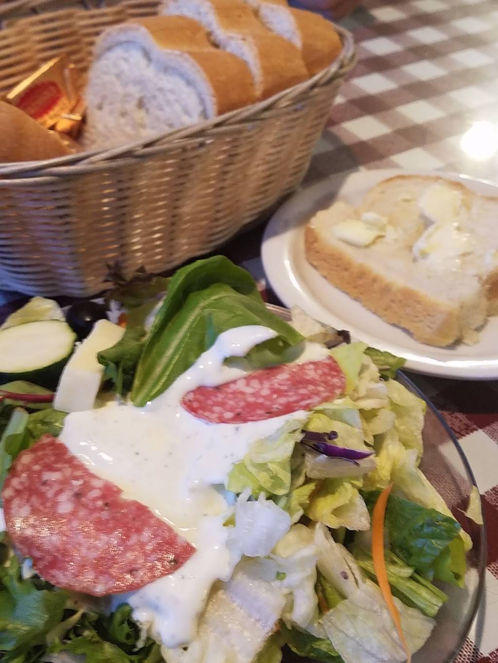 Di Ciccos Italian Restaurant | restaurant | 144 N Blackstone Ave, Fresno, CA 93701, USA | 5592377054 OR +1 559-237-7054