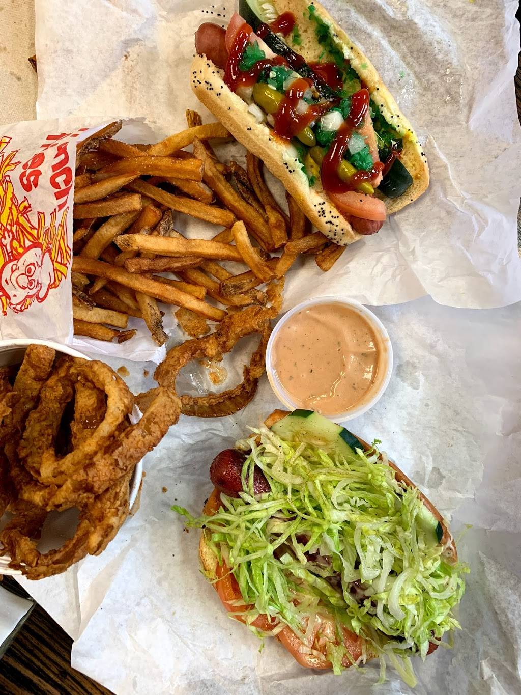 Devil Dawgs on State | restaurant | 767 S State St, Chicago, IL 60605, USA | 3125839100 OR +1 312-583-9100