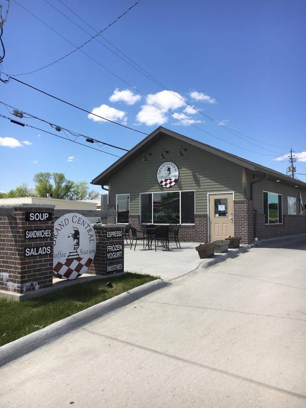 Grand Central Coffee Station | restaurant | 1501 E Lakeshore Dr, Storm Lake, IA 50588, USA | 7122130305 OR +1 712-213-0305