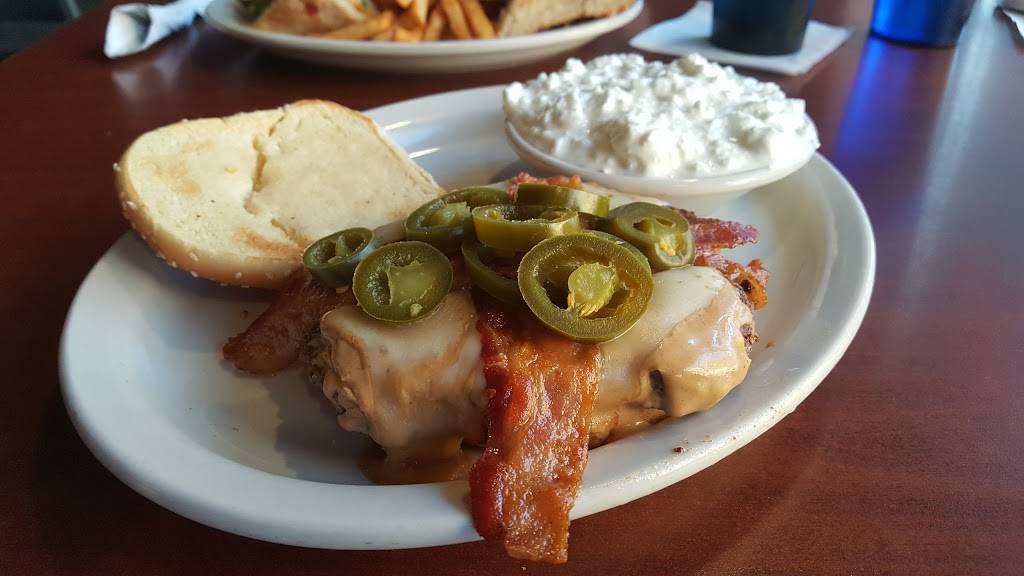 Downtown Ollys | restaurant | 822 N Illinois St, Indianapolis, IN 46204, USA | 3176365597 OR +1 317-636-5597