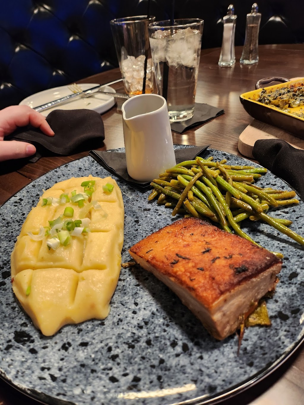 BB’s LIVE FIRE GRILLE | restaurant | 2590 Freeway Blvd, Brooklyn Center, MN 55430, USA | 9526005250 OR +1 952-600-5250