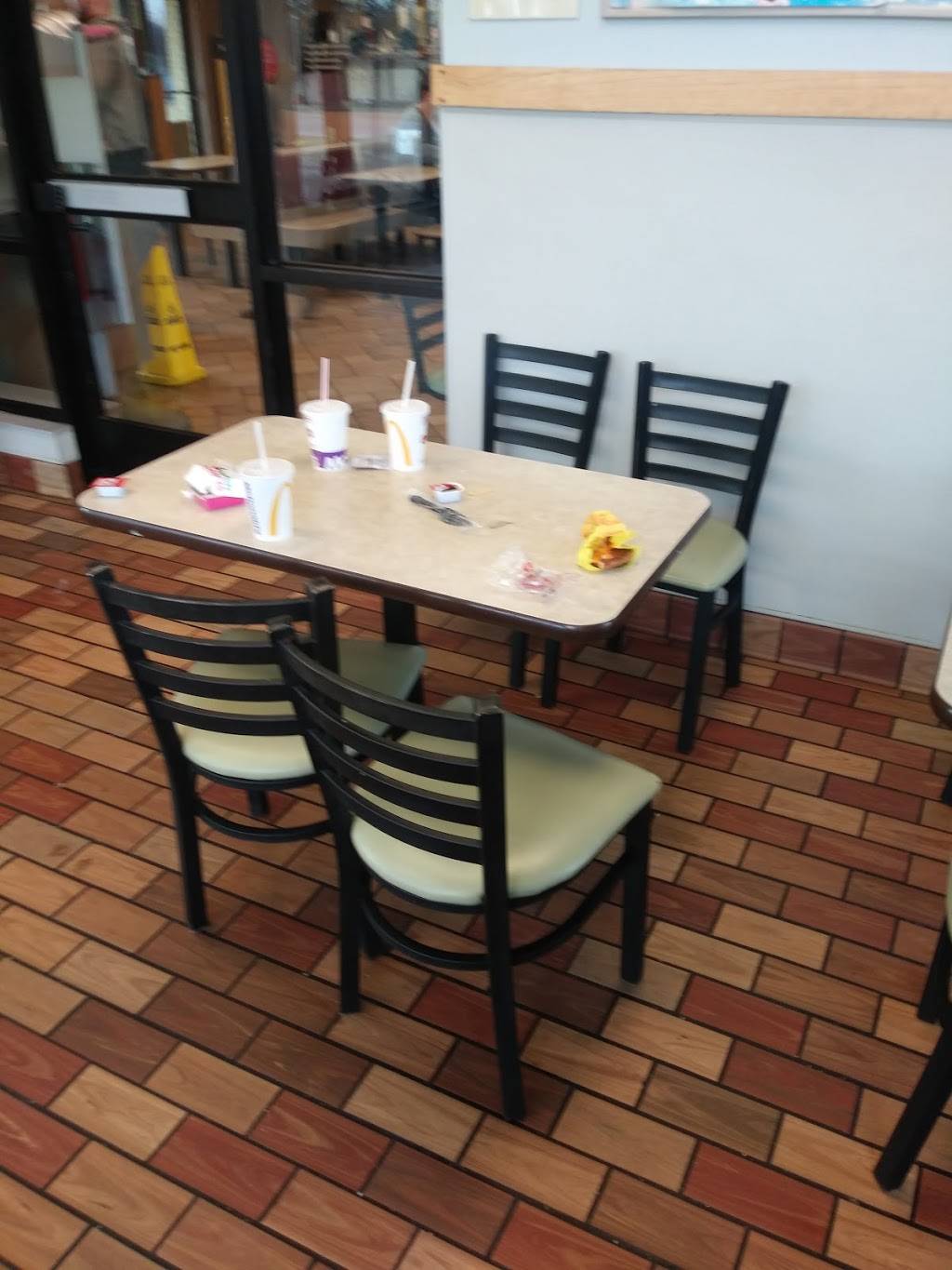 McDonalds | cafe | 3021 Southeastern Ave, Indianapolis, IN 46203, USA | 3176313484 OR +1 317-631-3484