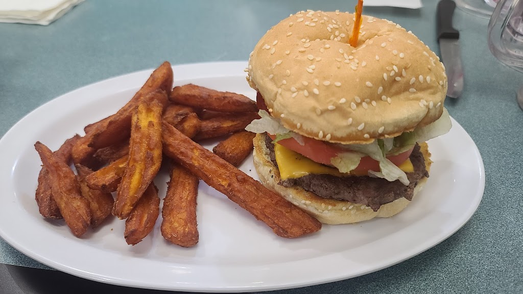 Grandmas Soda Shop & Diner | restaurant | 2524 Avenue E, Wilson, KS 67490, USA | 7856582200 OR +1 785-658-2200