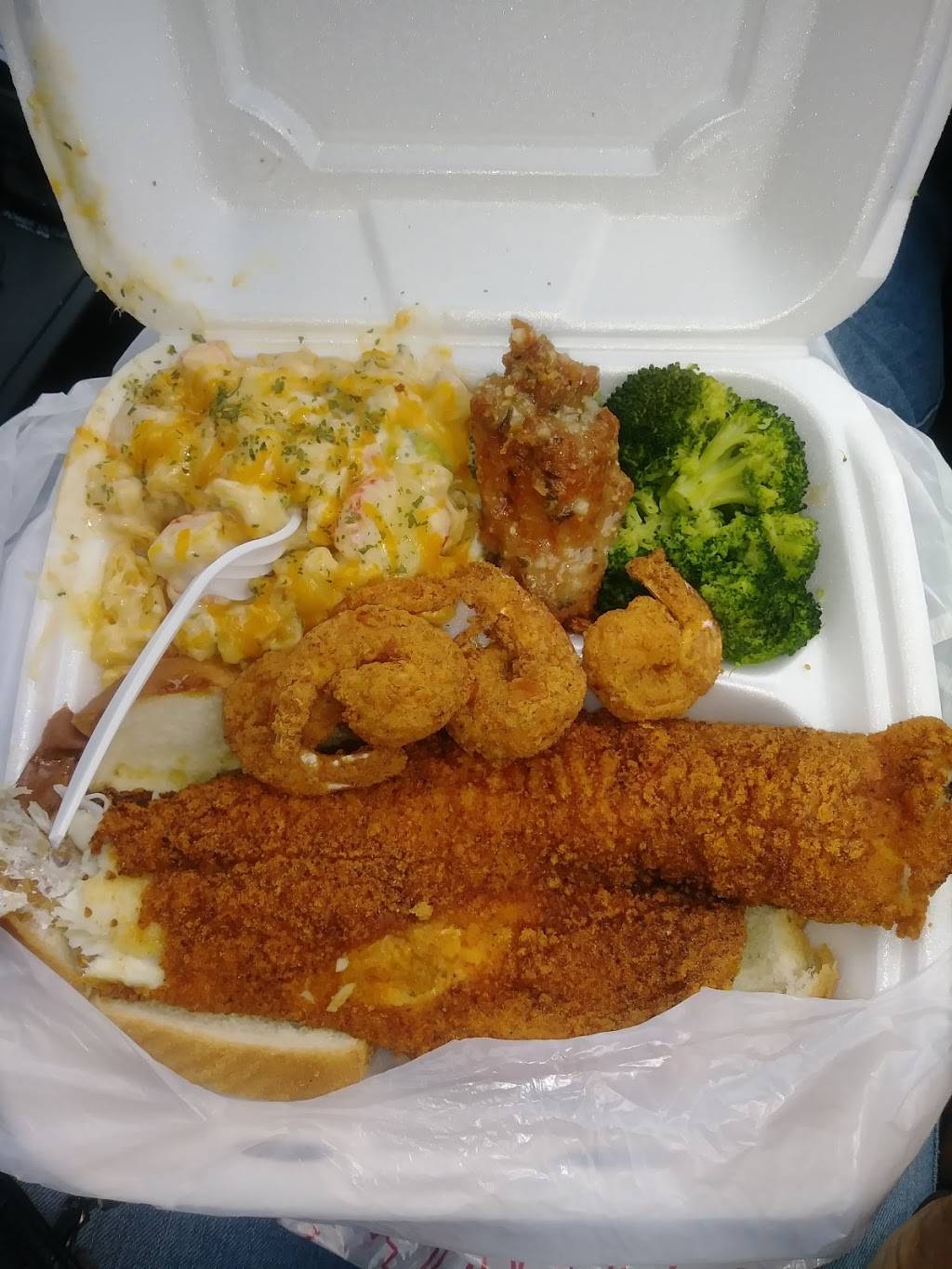 Its All Love Family Restaurant | restaurant | 366 Thurston Rd, Rochester, NY 14619, USA | 5852355683 OR +1 585-235-5683