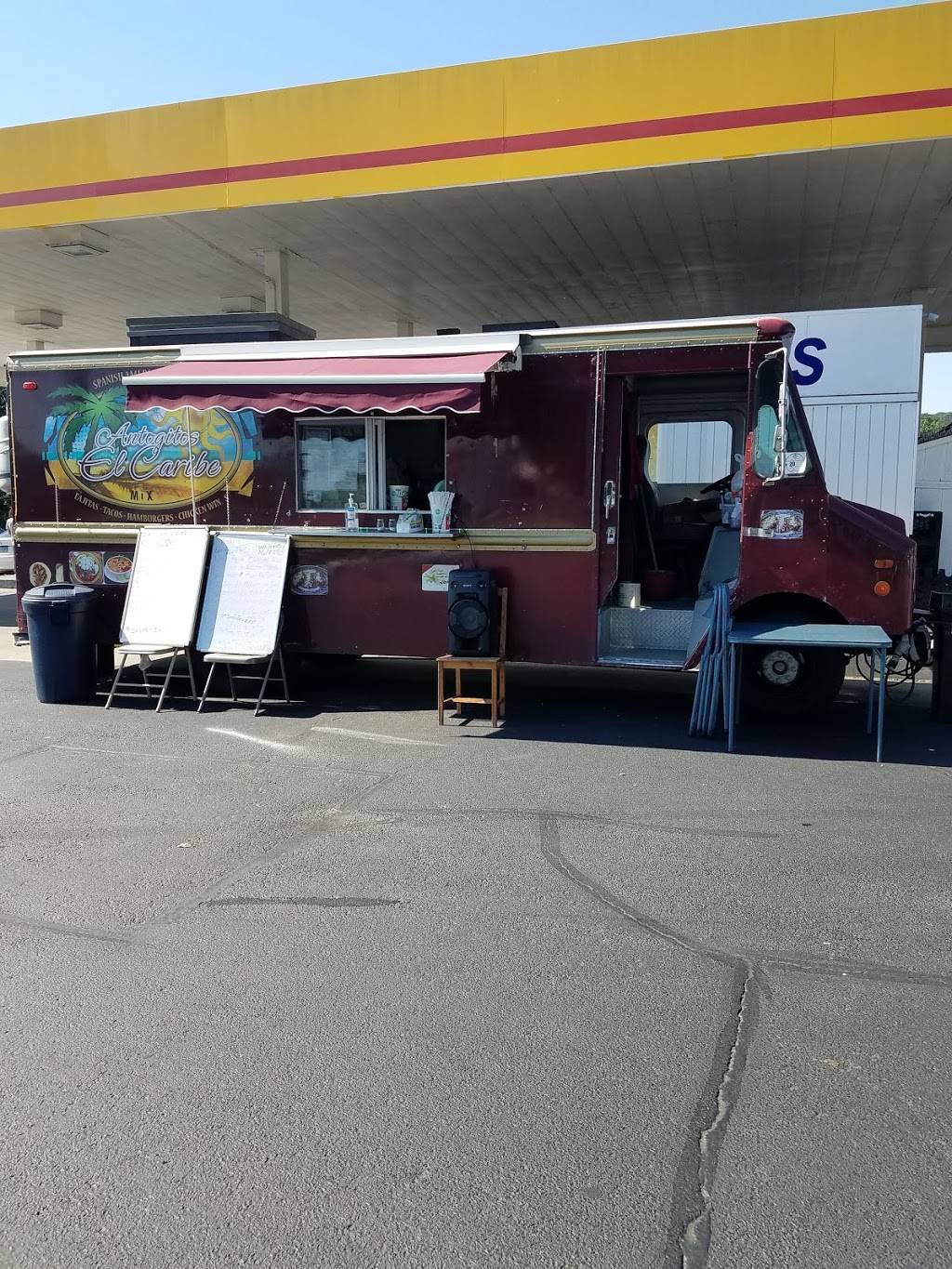 Antojitos el Caribe mix | restaurant | 666 E Main St, Waterbury, CT 06702, USA | 2035589290 OR +1 203-558-9290