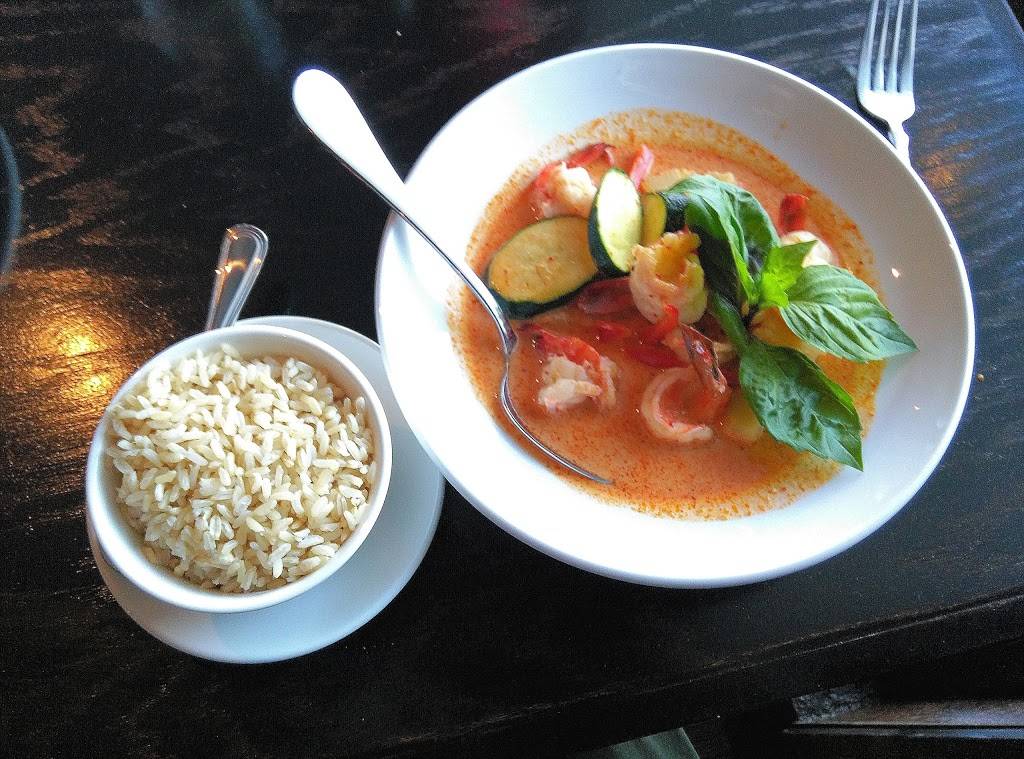 B Thai Cuisine | restaurant | 7528 196th St SW, Lynnwood, WA 98036, USA | 4256702200 OR +1 425-670-2200