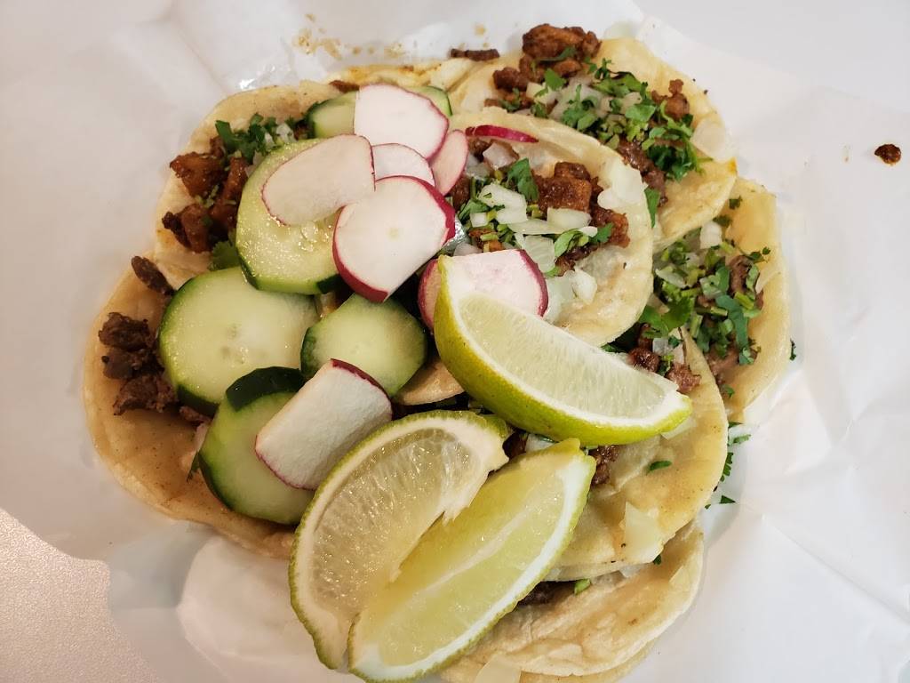 Tacos Los Jarochos | restaurant | 4900 Summer Ave, Memphis, TN 38122, USA | 9018279261 OR +1 901-827-9261