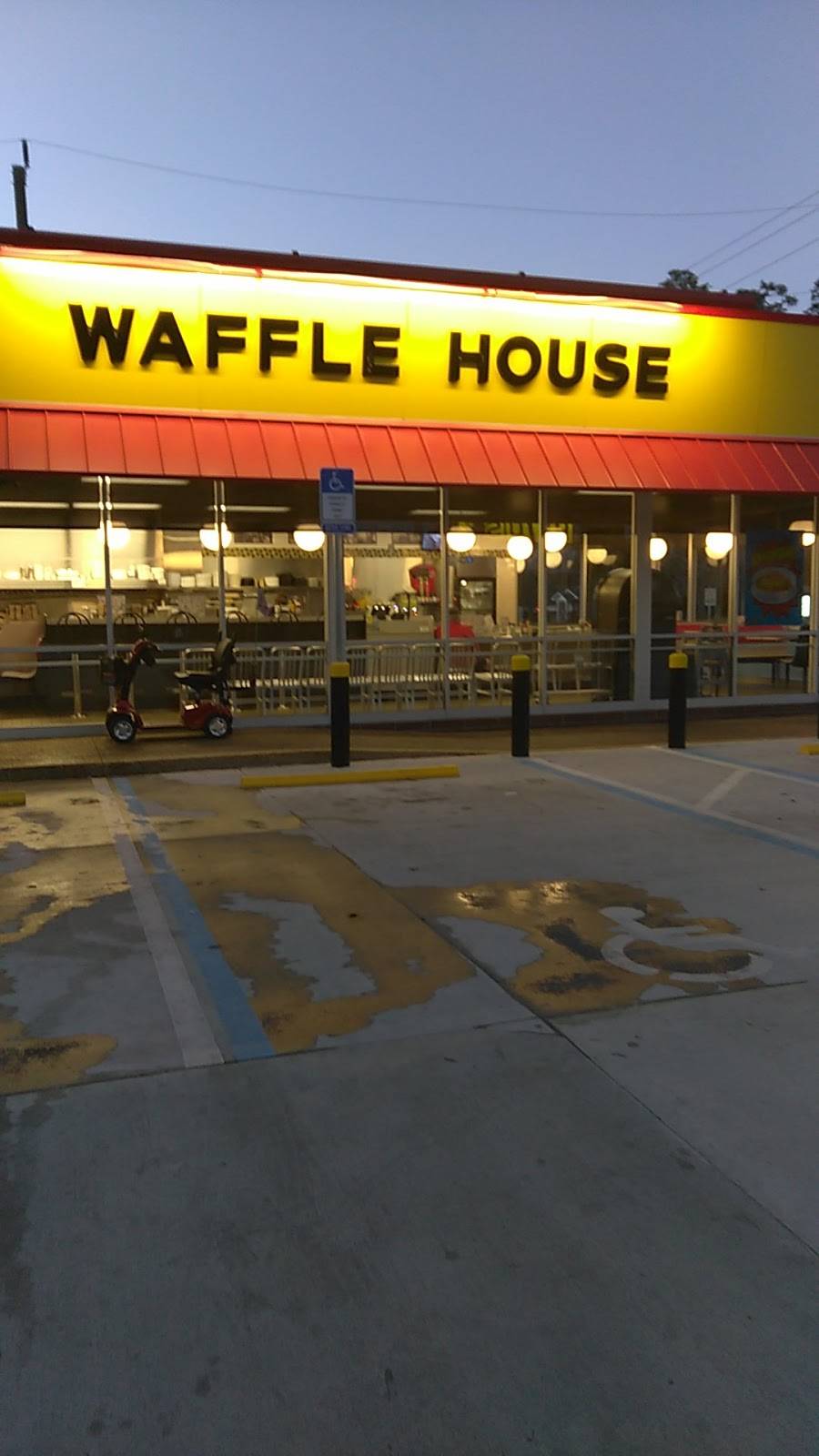 Waffle House | meal takeaway | 348 SW Baya Dr, Lake City, FL 32025, USA | 3862920507 OR +1 386-292-0507