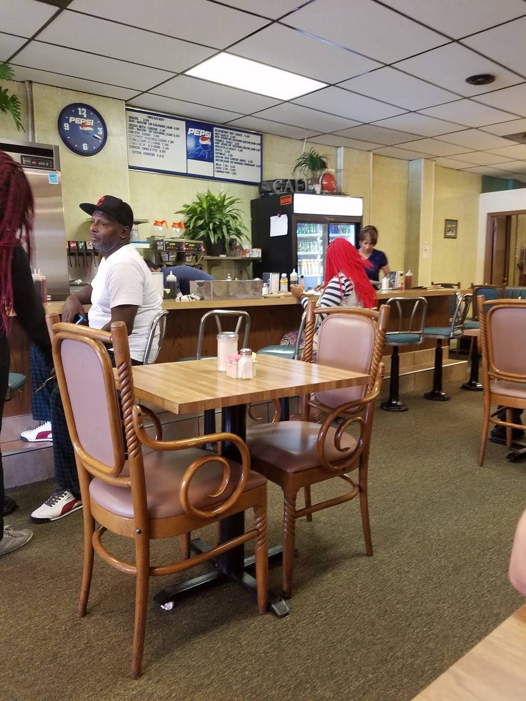 B & Js Corned Beef Shoppe | restaurant | 9717 Lorain Ave, Cleveland, OH 44102, USA | 2166510030 OR +1 216-651-0030