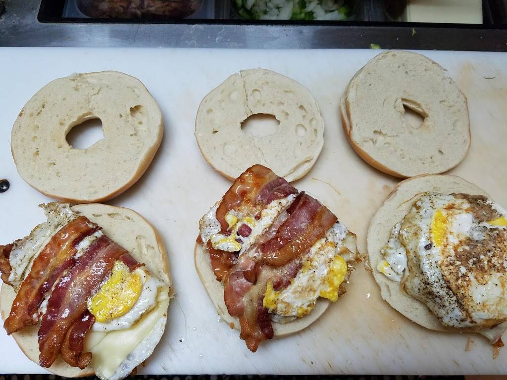 Broadway. Diner | restaurant | 2 E Main St, Middletown, DE 19709, USA | 3024641065 OR +1 302-464-1065