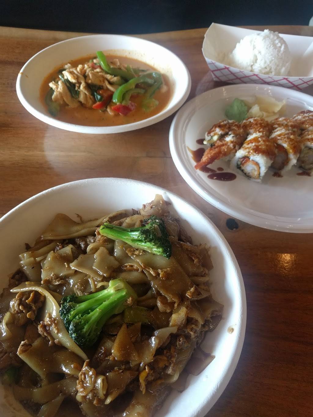 Ruk Sushi & Thai Edgebrook | restaurant | 5419 W Devon Ave, Chicago, IL 60646, USA | 7735940989 OR +1 773-594-0989