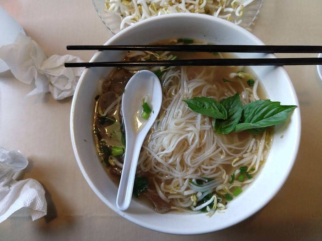 Pho 85 Noodle House, LLC (Rogers, AR) | restaurant | 104 N 12th St, Rogers, AR 72756, USA | 4796362250 OR +1 479-636-2250