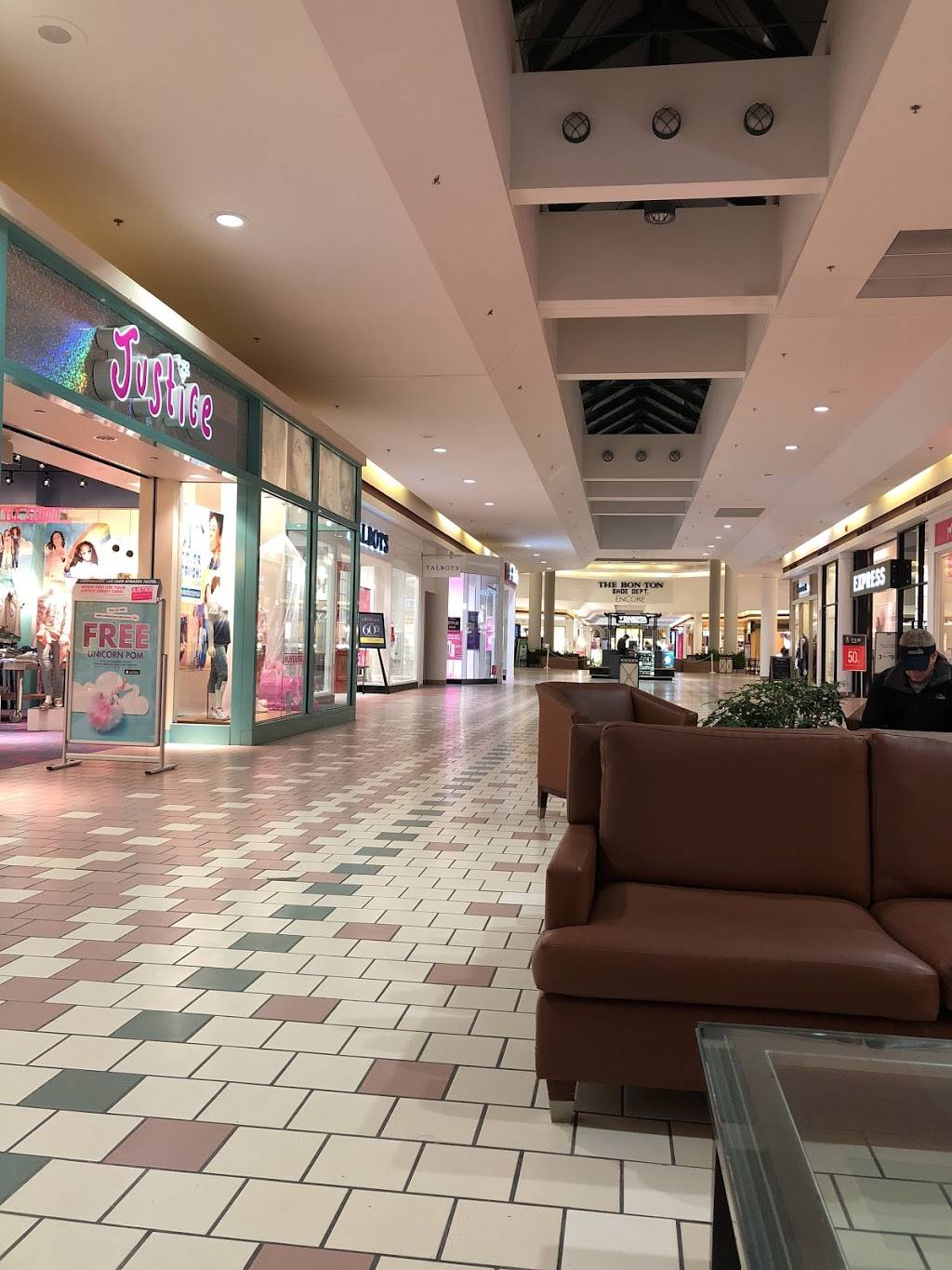 Wilton Mall | shopping mall | 3065 NY-50, Saratoga Springs, NY 12866, USA | 5185832138 OR +1 518-583-2138