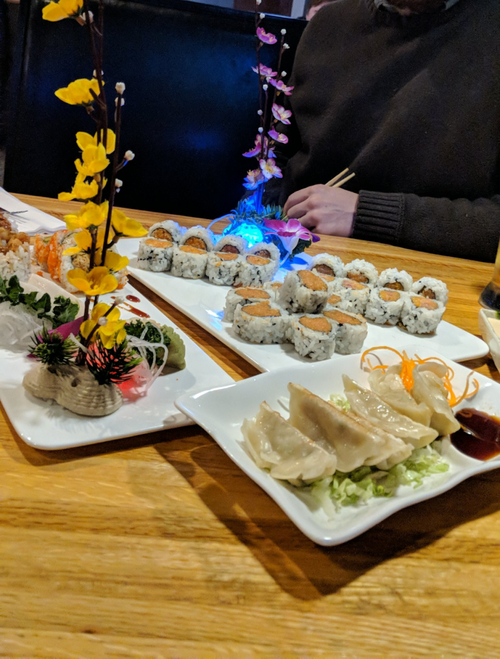 Ginza Sushi Hibachi | restaurant | 8635 Blanding Blvd Ste 201, Jacksonville, FL 32244, USA | 9042038888 OR +1 904-203-8888