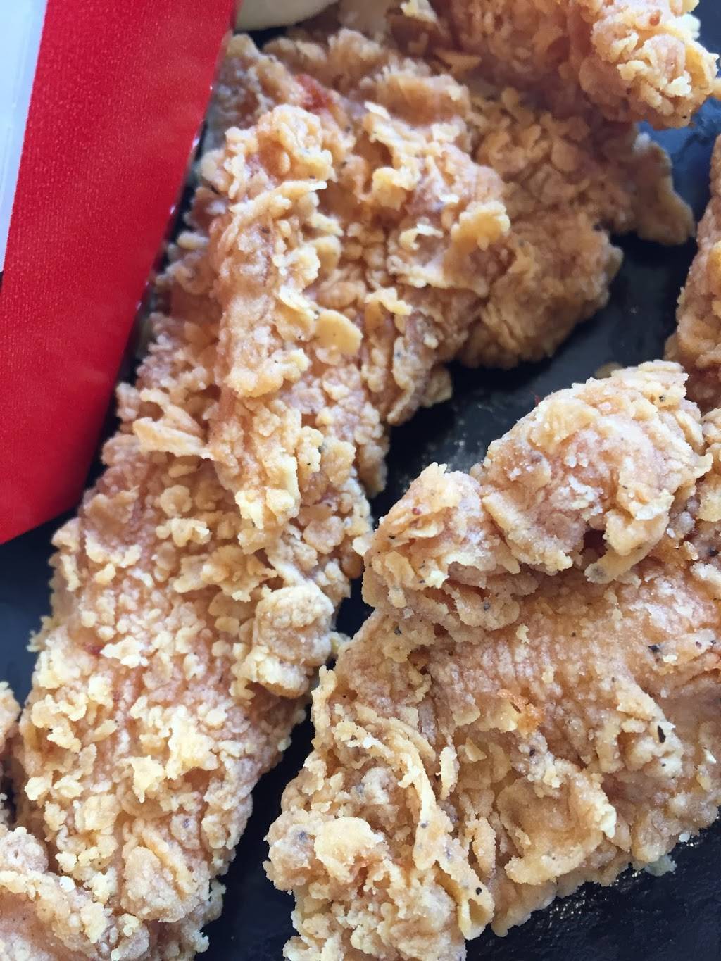 KFC | restaurant | 1589 W Main St, Willimantic, CT 06226, USA | 8604231188 OR +1 860-423-1188