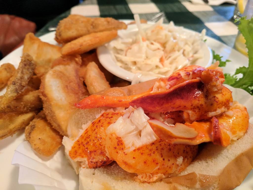 Seven Seas Restaurant | restaurant | 16 New Haven Ave, Milford, CT 06460, USA | 2038777327 OR +1 203-877-7327