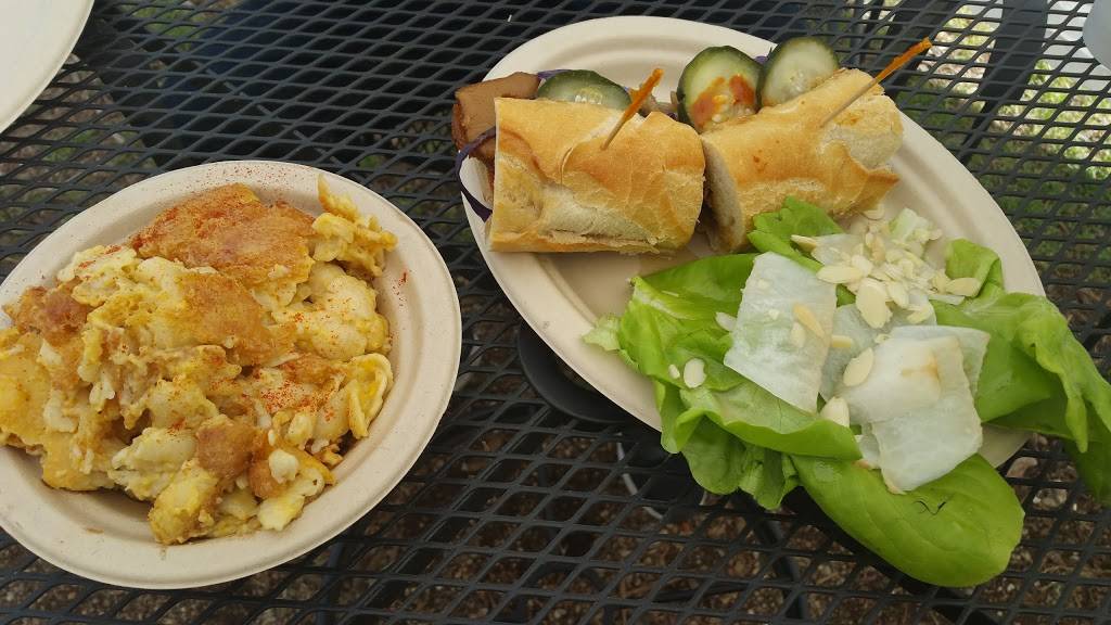 Bistro Vonish | restaurant | 701 E 53rd St, Austin, TX 78751, USA | 5125799854 OR +1 512-579-9854