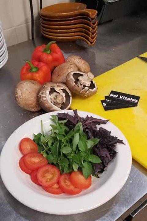 Sal Vitales Italian Restaurant and Pizzeria | meal takeaway | 1010 Park Ave, Muscatine, IA 52761, USA | 5632648259 OR +1 563-264-8259