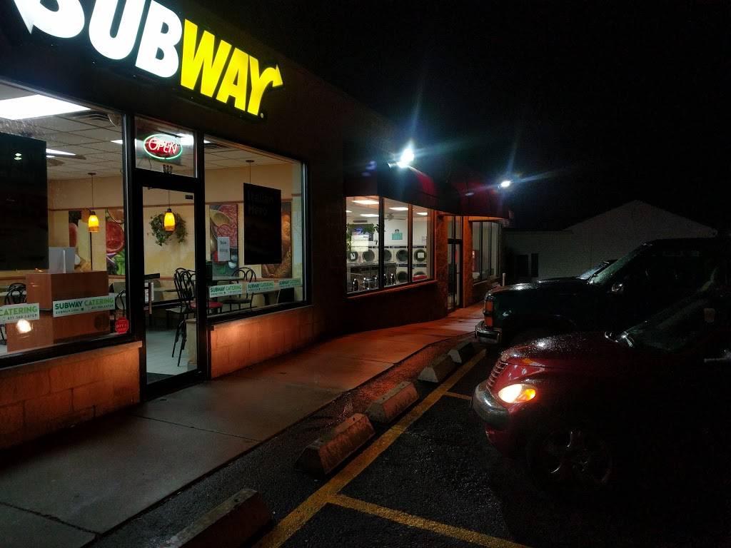 Subway Restaurants | restaurant | 522 E Main St, Genoa, IL 60135, USA | 8157843883 OR +1 815-784-3883