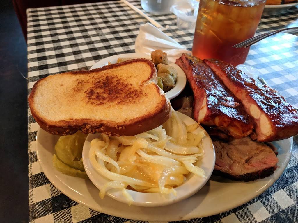Countrys Barbecue | restaurant | 1021 Opelika Rd, Auburn, AL 36830, USA | 3348218711 OR +1 334-821-8711