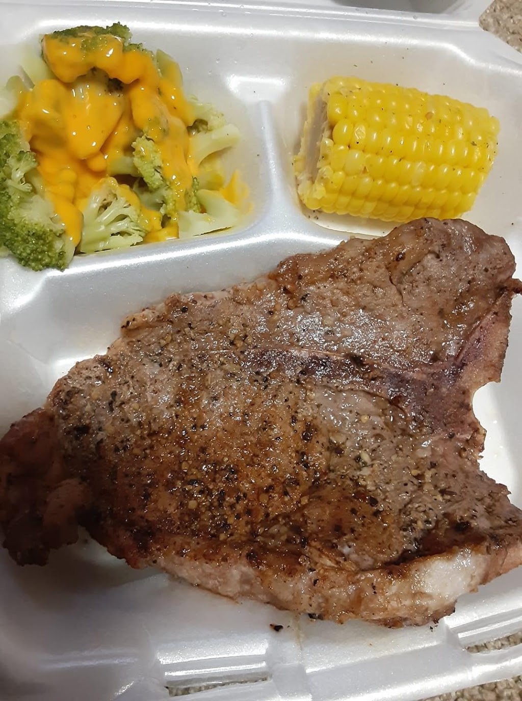 Big Bees BBQ & Grill Restaurant | restaurant | 830 W Pine St, Vicksburg, MS 39180, USA | 6018313951 OR +1 601-831-3951