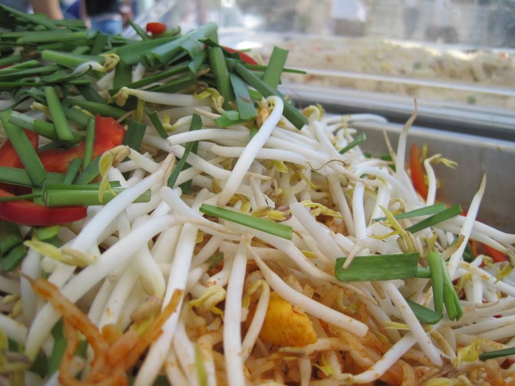 Songkran Thai Restaurant | restaurant | 2309 S Ridgewood Ave, South Daytona, FL 32119, USA | 3867600300 OR +1 386-760-0300