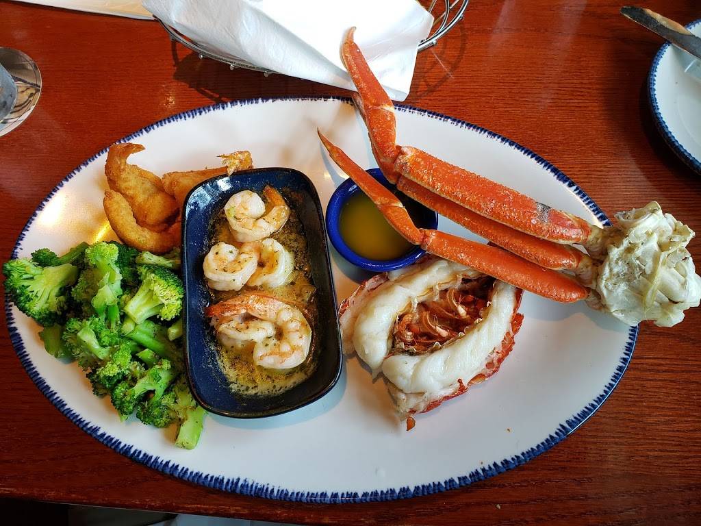 Red Lobster | restaurant | 2825 S Rochester Rd, Rochester Hills, MI 48307, USA | 2482998090 OR +1 248-299-8090