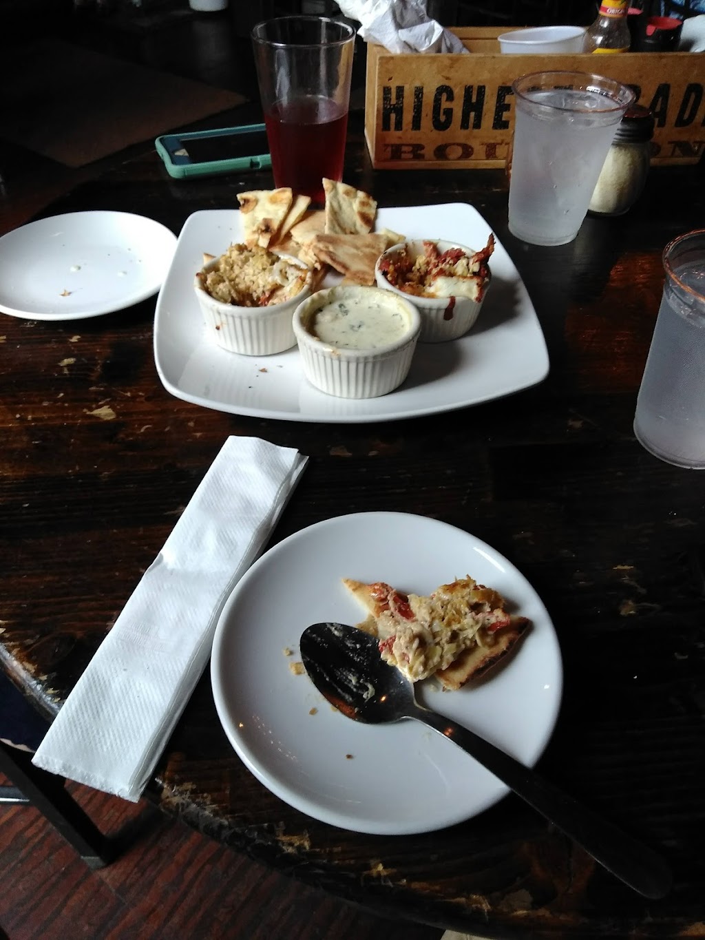 Central Flats and Taps | restaurant | 1204 N Central St, Knoxville, TN 37917, USA | 8652470392 OR +1 865-247-0392