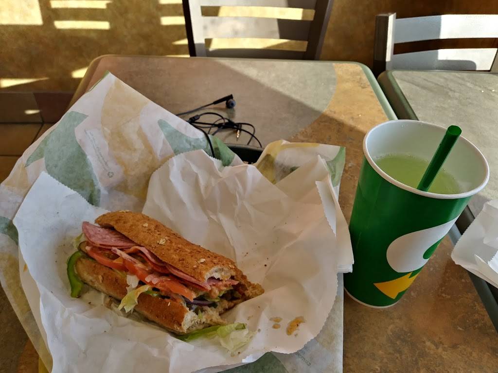 Subway | restaurant | 1601 Wabash Ave, Springfield, IL 62704, USA | 2177268800 OR +1 217-726-8800