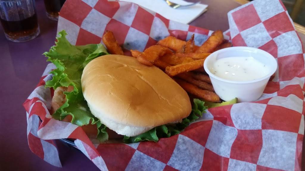 Foster Farms Livingston Cafe | cafe | 221 Stefani Ave, Livingston, CA 95334, USA | 2093947950 OR +1 209-394-7950