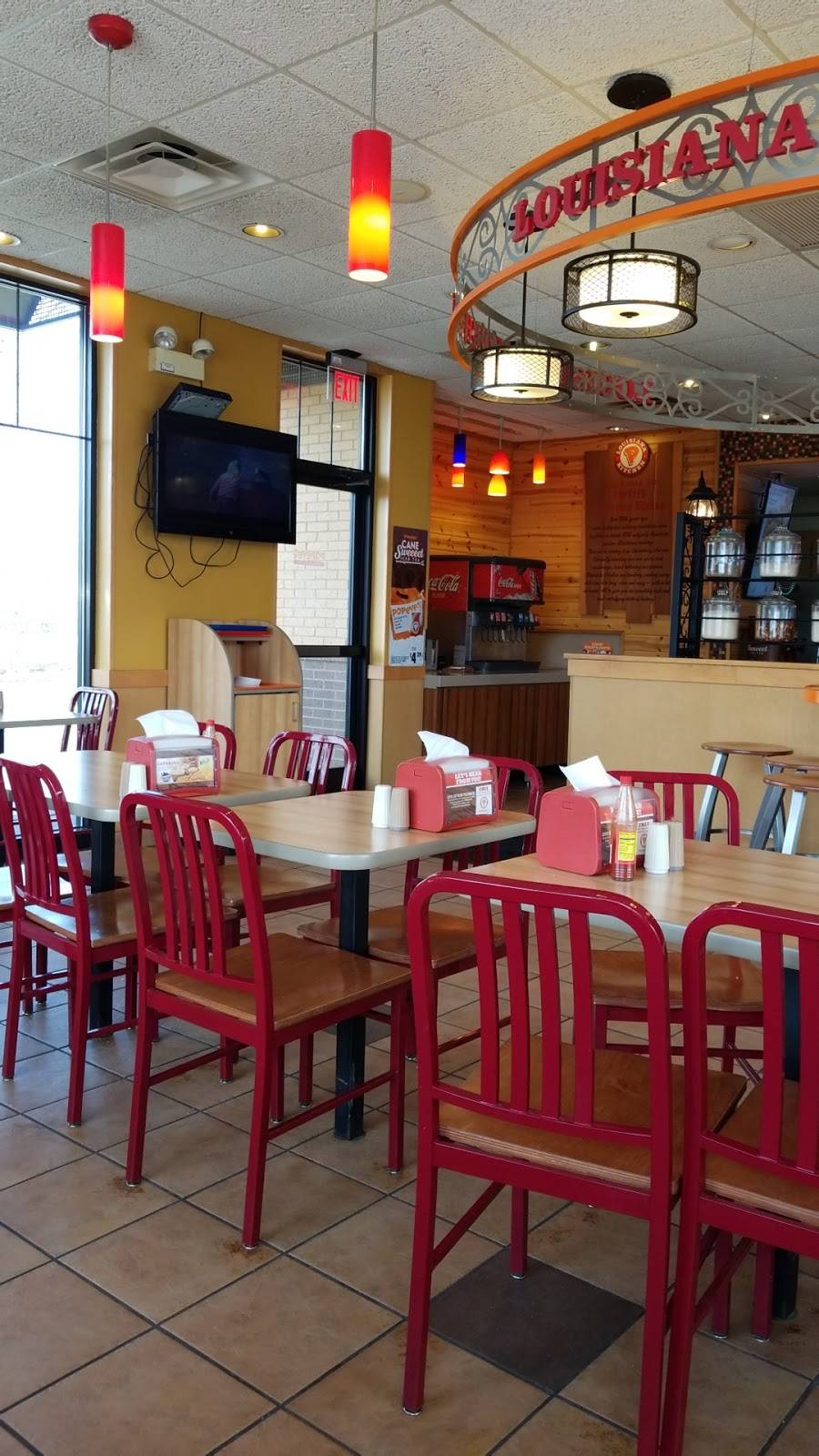 Popeyes Louisiana Kitchen | restaurant | 2350 Ogden Ave, Lisle, IL 60532, USA | 6305277122 OR +1 630-527-7122
