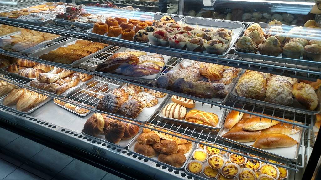 Euro Fresh Bakery | restaurant | 882 Horseblock Road, Farmingville, NY 11738, USA | 6317363600 OR +1 631-736-3600